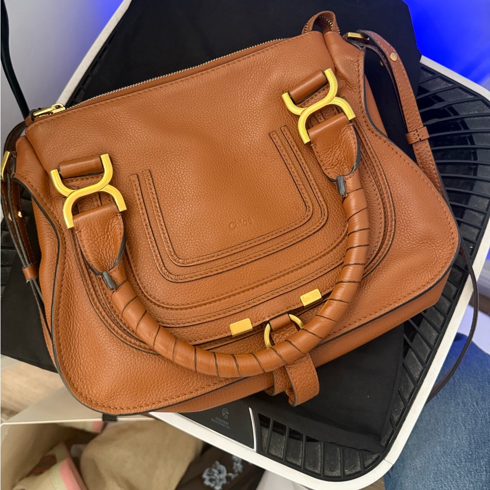 Chloé Marcie Medium Satchel with Gold Hardware - Picture 4 of 8